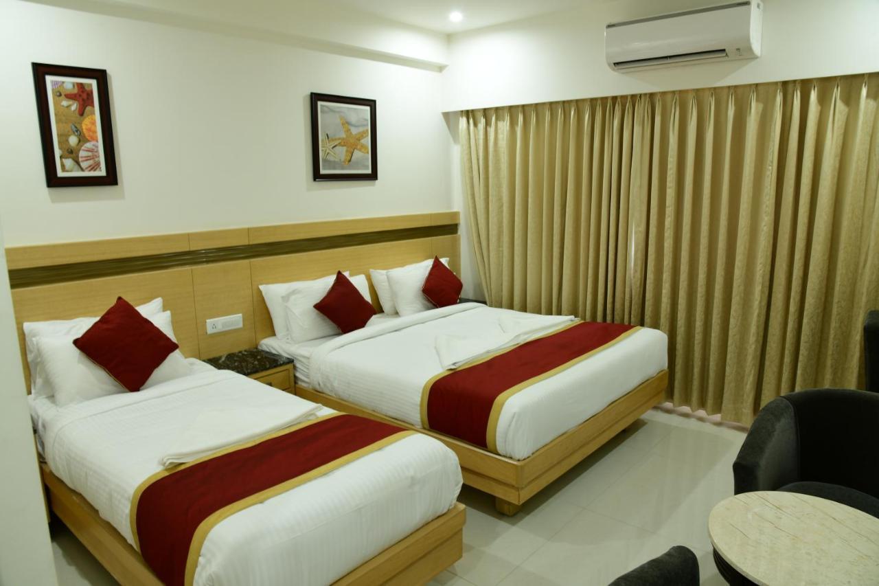 Hotel U.T.Elite Бангалор Экстерьер фото