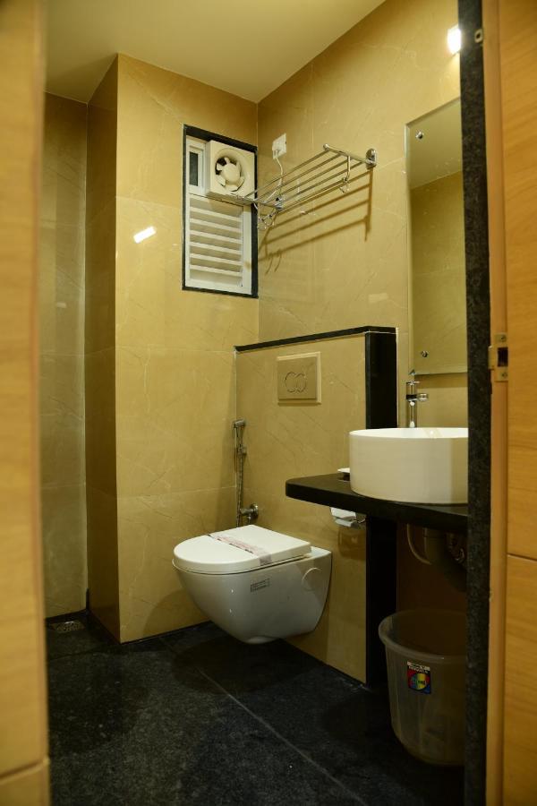 Hotel U.T.Elite Бангалор Экстерьер фото